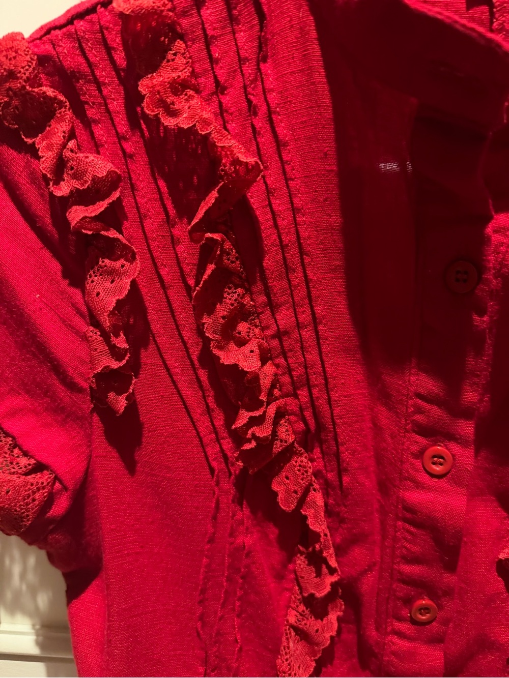 SHEIN Red Ruffle Button-Front Top - Picture 4 of 6